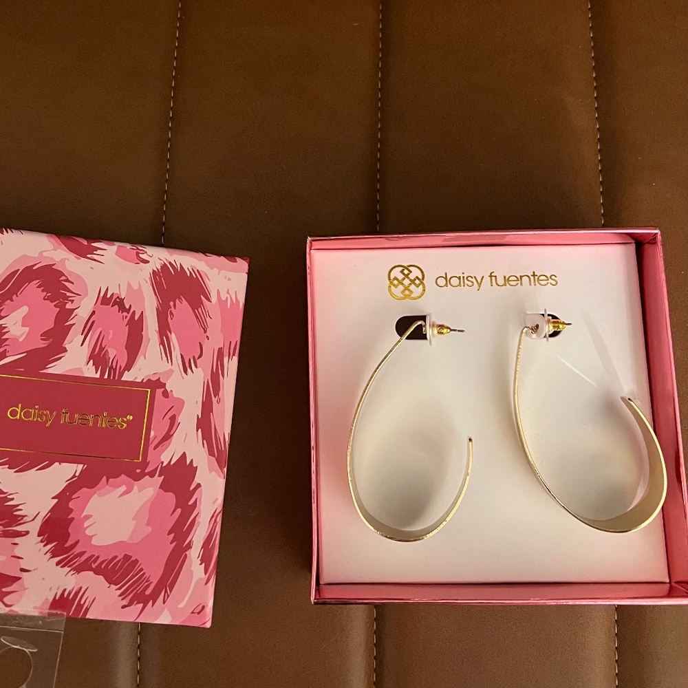 Daisy Fuentes  earrings